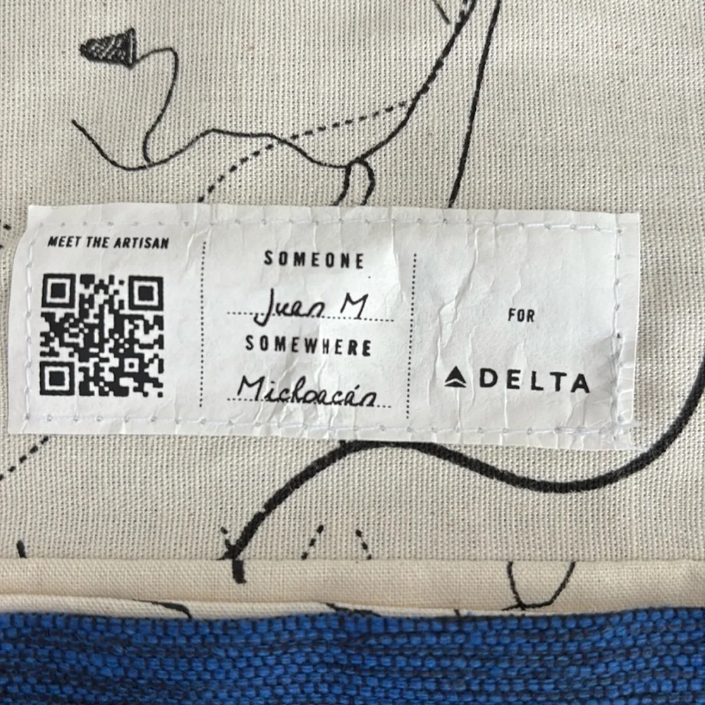 Delta One Someone Somewhere Travel Amenities Kit First Class in Blue - Picture 7 of 11